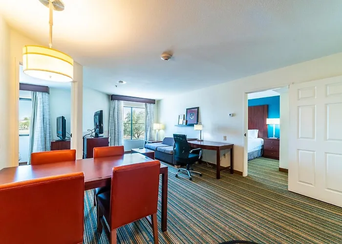 Metro Extended - 2br Upstairs *