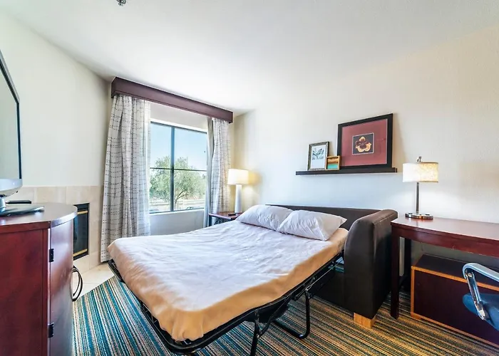 Metro Extended - 2br Upstairs Apartment