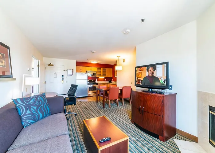 Apartment Metro Extended - 2br Upstairs *