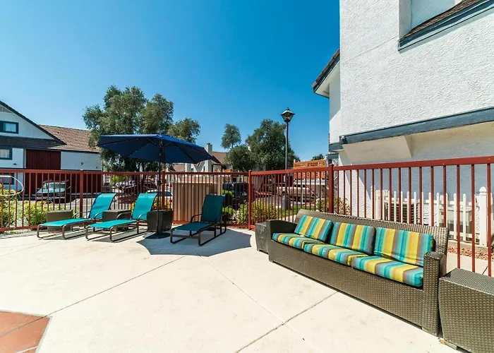 Metro Extended - 2br Upstairs Apartment *